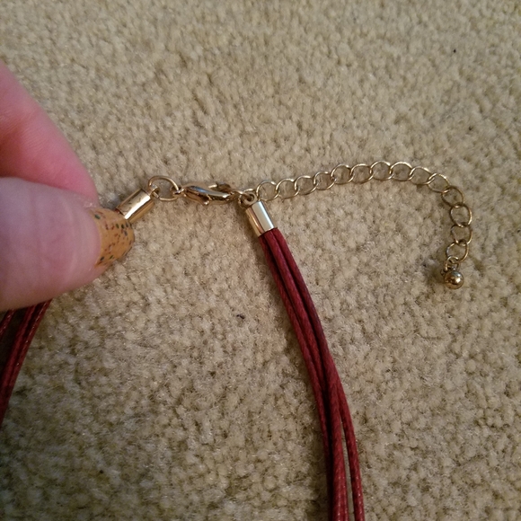 Red Leather and gold tone Choker Necklace 💋 - Picture 4 of 7